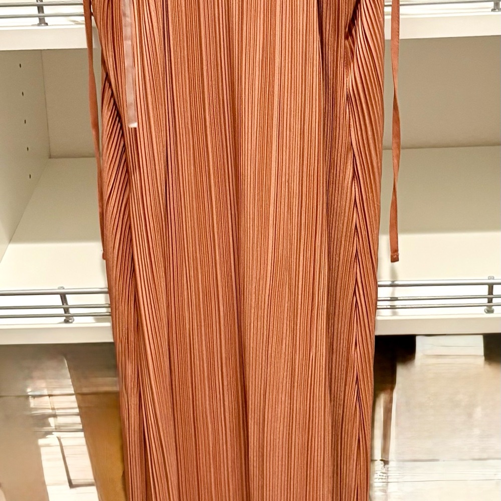 Dress - Picture 4 of 5